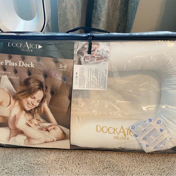 ❌SOLD❌DockAtot delux - Picture 1 of 3